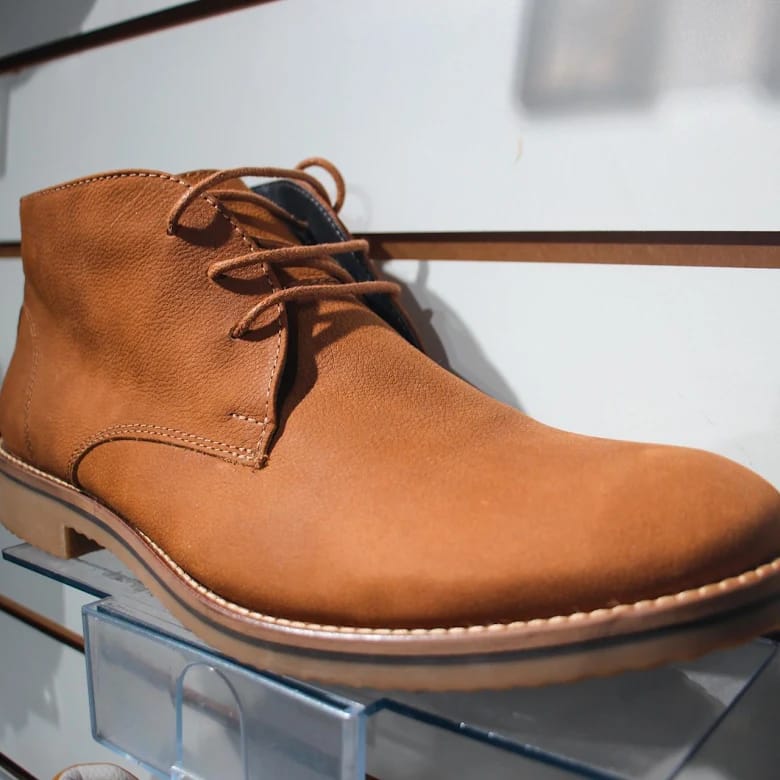 Bota masculina em couro caramelo